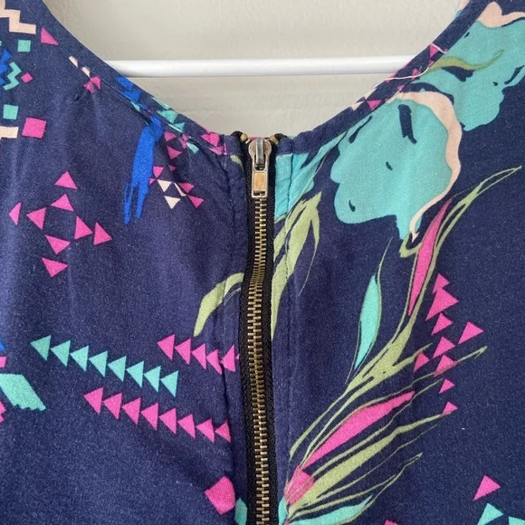 Tropical Floral Crop Top | Lightweight with Half Zipper in the Back - Picture 4 of 7